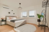 Schlafzimmer - Energieeffizient & *PROVISIONSFREI*: Wärmepumpe, PV & Klasse B – modernisiert, mit Garten & Garage