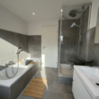 Badezimmer - ***Provisionsfrei***Hochwertig modernisierte Doppelhaushälfte mit 4 Zimmern, Garten & Garage!