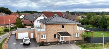 Zweifach Panorama – Ihr EFH in Syke mit doppeltem Ausblick, Garten und Garage!, 28857 Syke, Haus