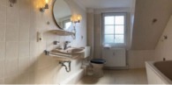 Badezimmer - Lichtdurchflutete Maisonettewohnung mit Balkon - Exklusives Wohnen über den Dächern!