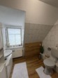 Whg. 1 Badezimmer - Renditestarke Kapitalanlage: Gepflegtes Mehrfamilienhaus mit 5 Wohneinheiten & 3 Gewerbeeinheiten !