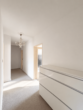 Flur - **LEERSTEHEND** & 3-Zimmer mit Balkon!
