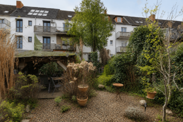 Privatgarten mitten in Bremen – Ihre Stadtwohnung mit Pavillon, Grillhäuschen & Teich, 28205 Bremen, Erdgeschosswohnung
