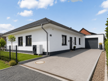 Familientraum in nähe Nienburg! Neubau Bungalow sucht neue Mieter, 31626 Haßbergen, Bungalow