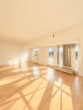 Wohnzimmer - Lichtdurchflutete Maisonettewohnung mit Balkon - Exklusives Wohnen über den Dächern!